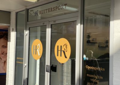 gevelbelettering HK Ruitersport